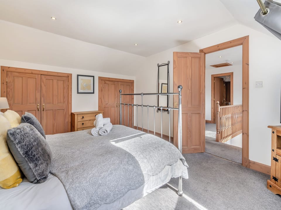 Atractive double bedroom | Croftside House - Allt Mor Cottages, Aviemore