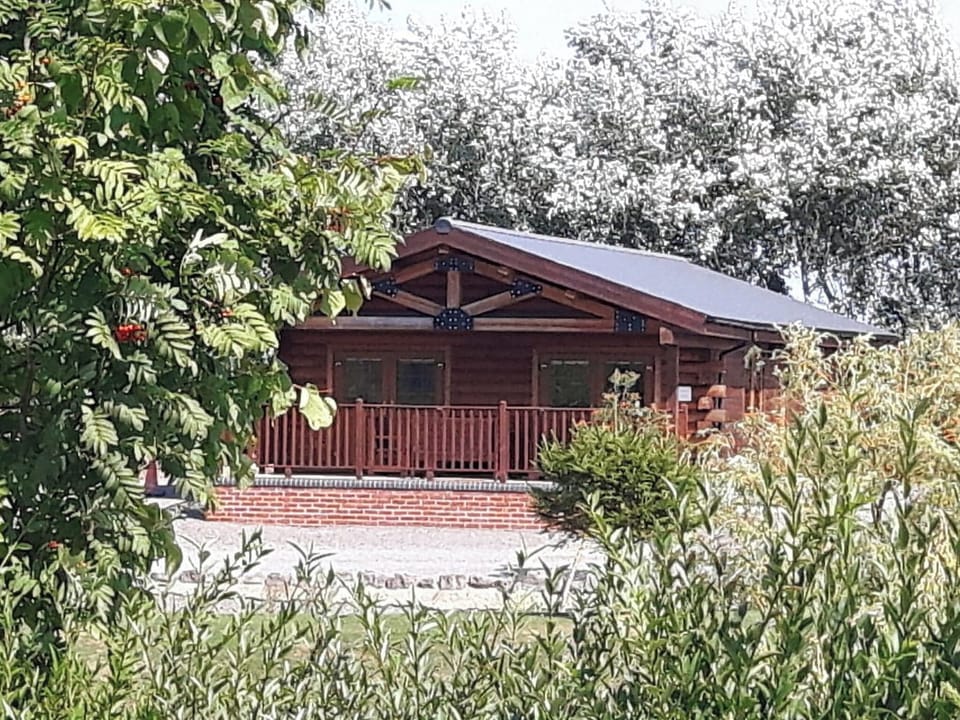 Exterior | No. 6 Lake View Lodge - Lake View Lodges, Old Leake, near Boston