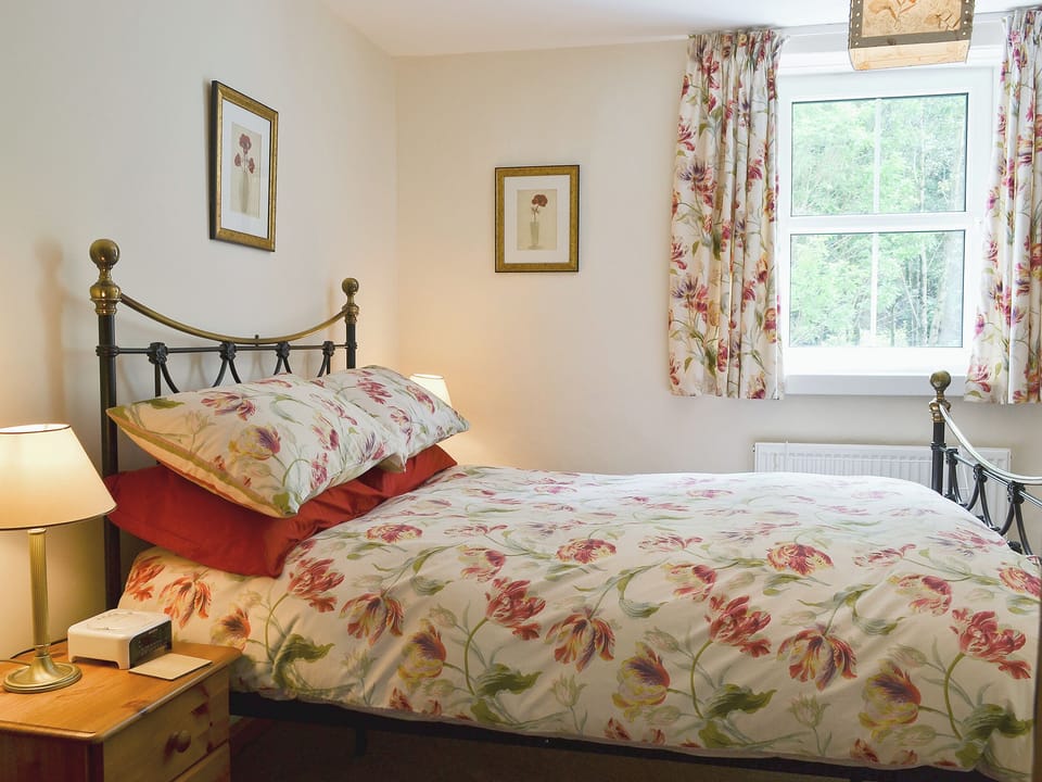 Double bedroom | Joan&rsquo;s Cottage, Seldom Seen near Thornthwaite