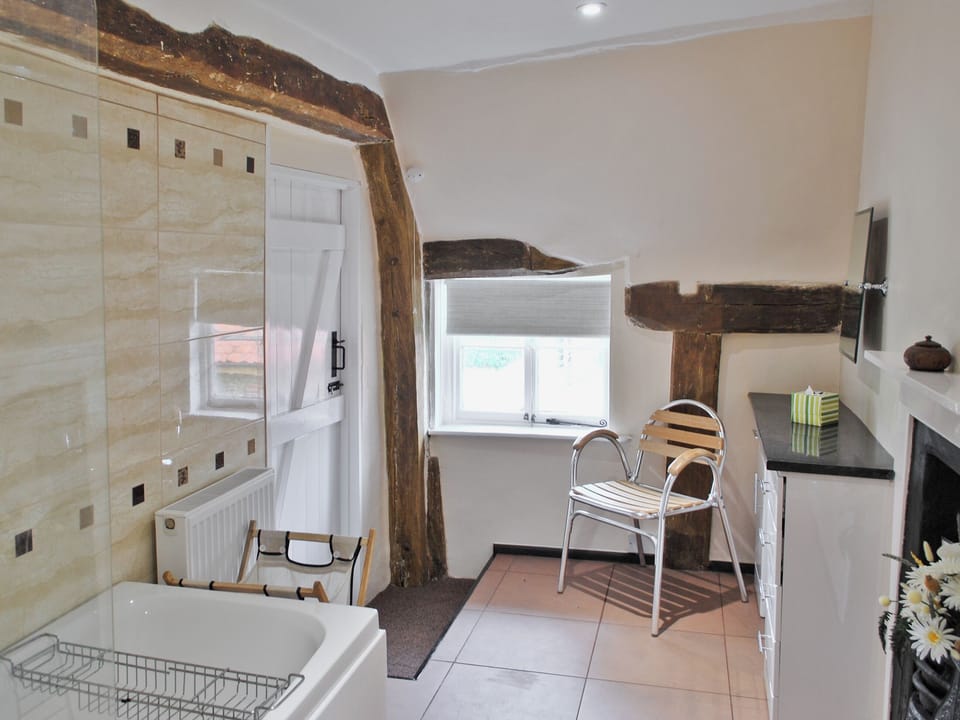 Twin bedroom | The Old House, Potash Farm, Mellis