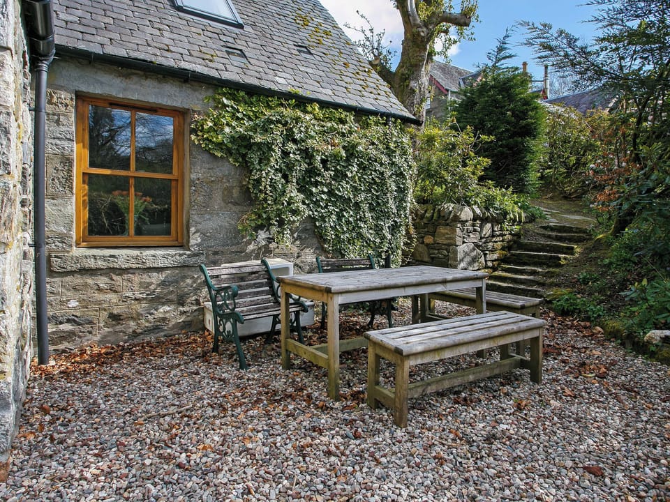 Sitting-out-area | The Smiddy, Lochearnhead