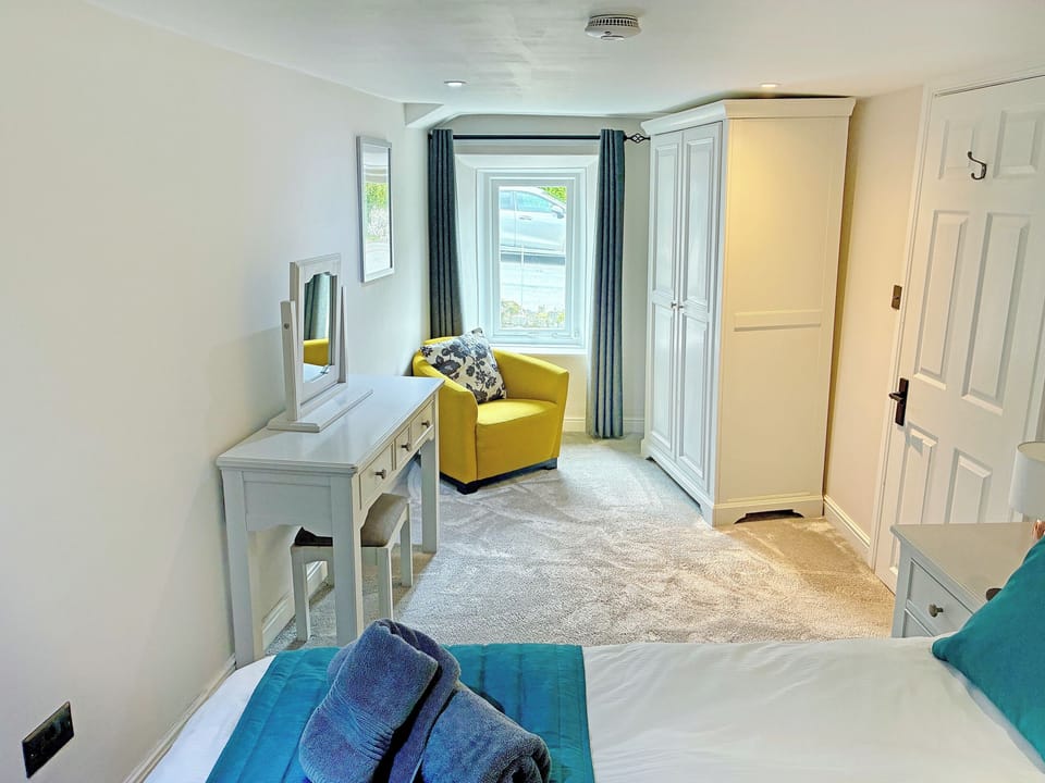Comfy king size bedroom | Cosy Cottage, Portinscale, near Keswick