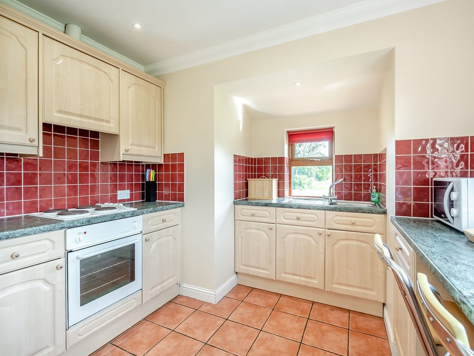 Kitchen/diner | Orchard Cottage - Linley Farm Cottages, St Osyth