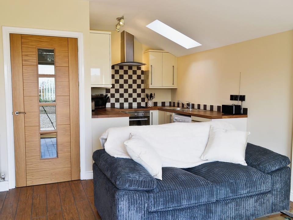 Open plan living/dining room/kitchen | Ashington Holiday Cottages - Hawthorne Cottage, Skegness