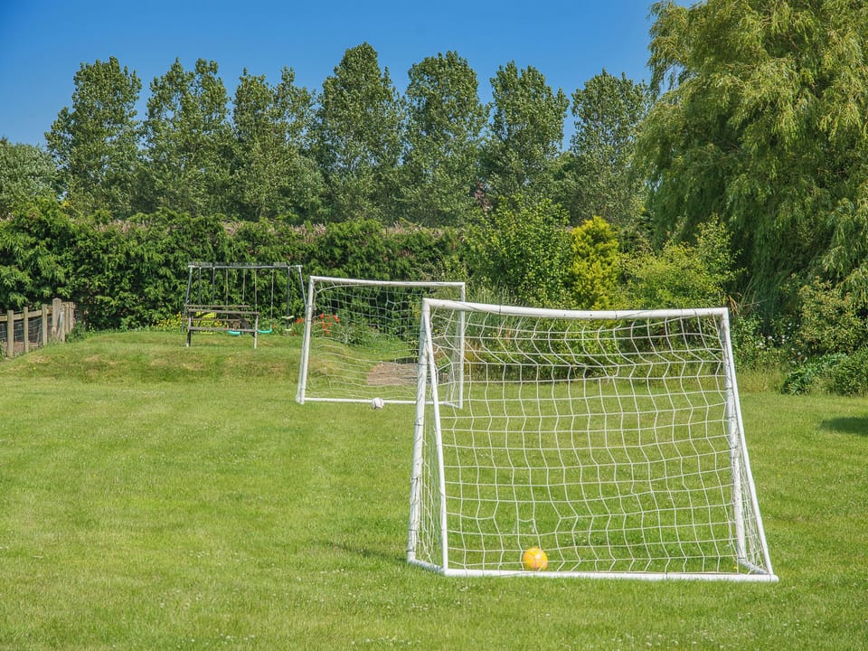 Surrounding area | Cowslip Cottage - Clapham Holme Farm Cottages, Great Hatfield, near Hornsea