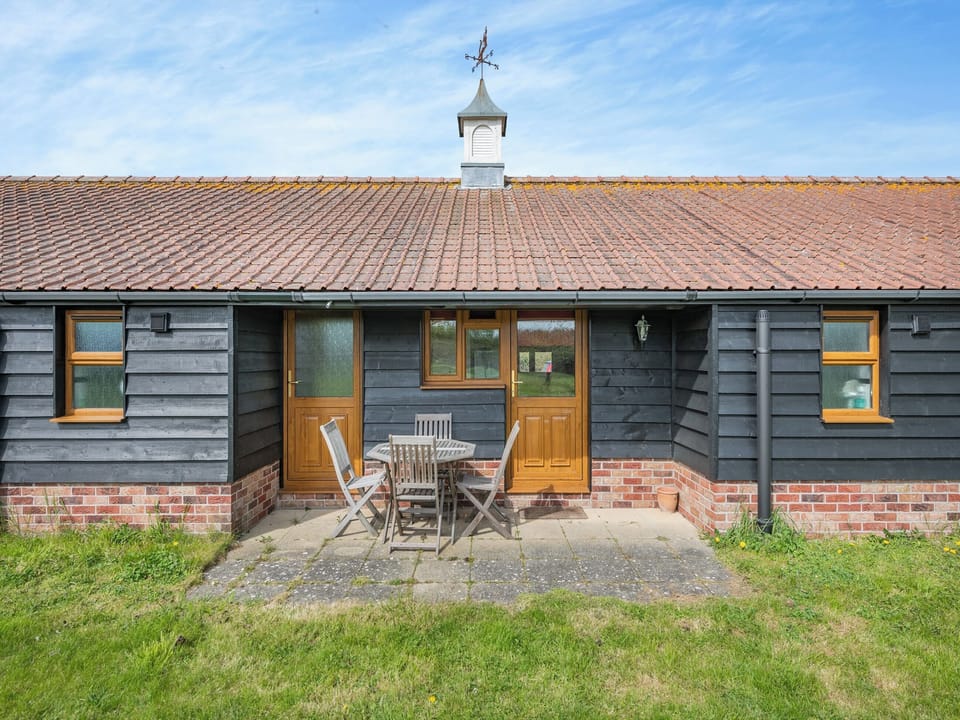 Exterior | Pear Tree Cottage - Linley Farm Cottages, St Osyth