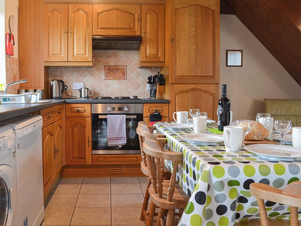 Open plan living space | Hen Stabl - Parciau Farm Cottages, Caernarfon