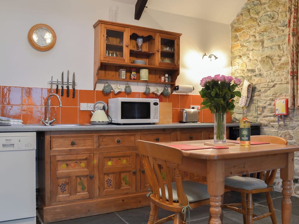 Delightful farmhouse style kitchen/diner | Campion Cottage - The Barns, Michaelstow, near Camelford