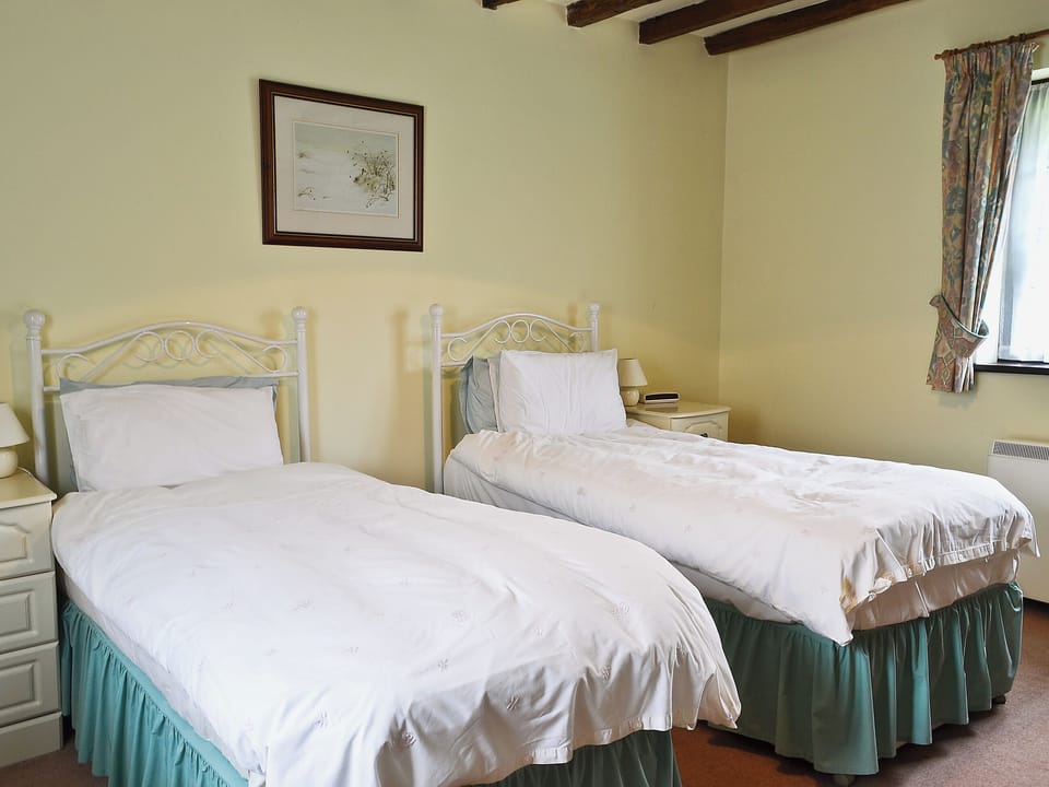 Twin bedroom | Mill Cottage, Cradley, Malvern