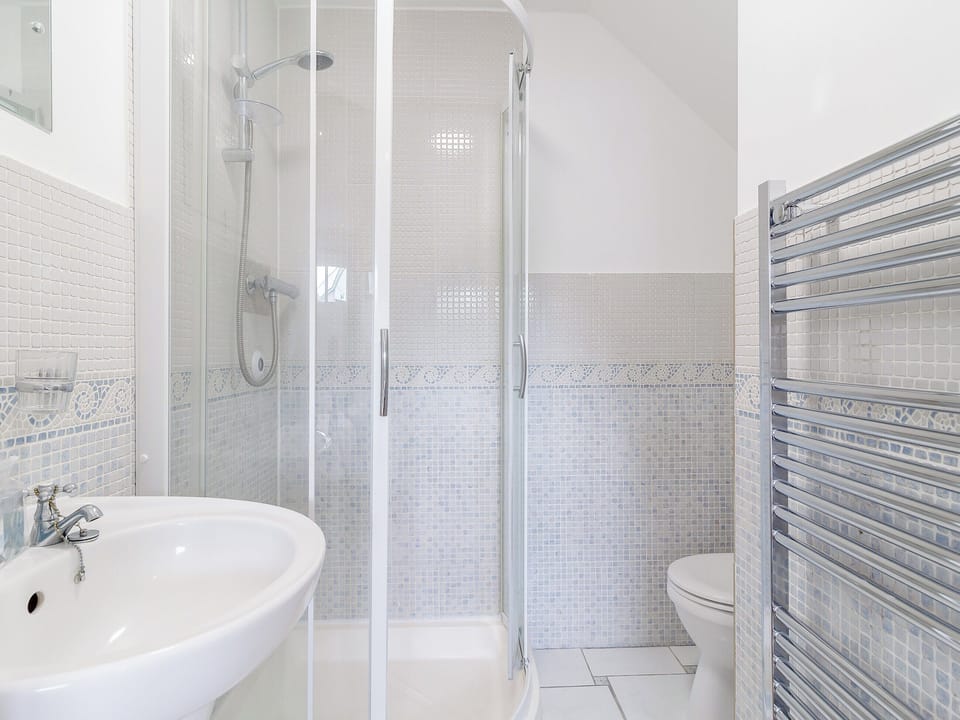 Shower room | Jib Sail - The Sail Loft, Wroxham