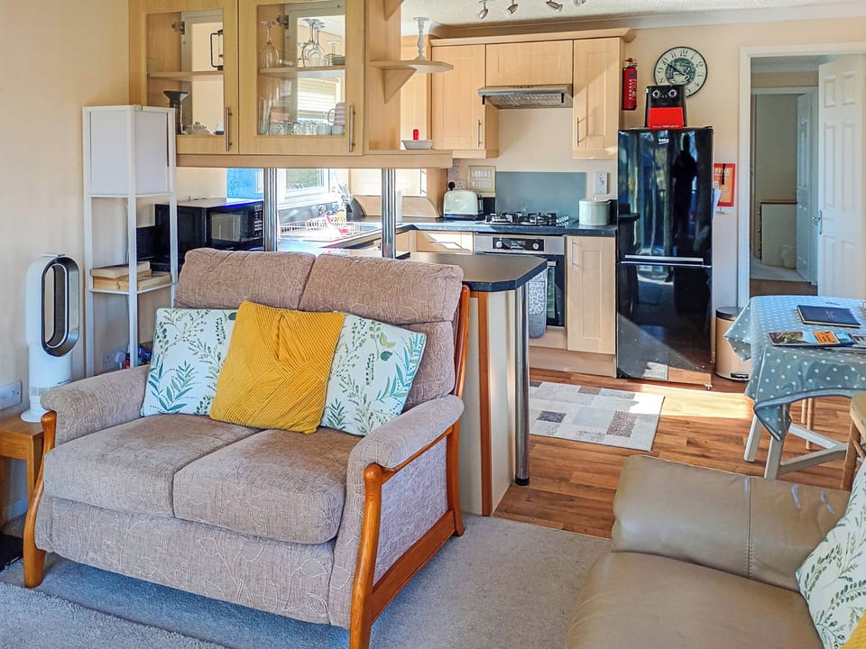 Twin bedroom | Rosewater Lodge, St Teath