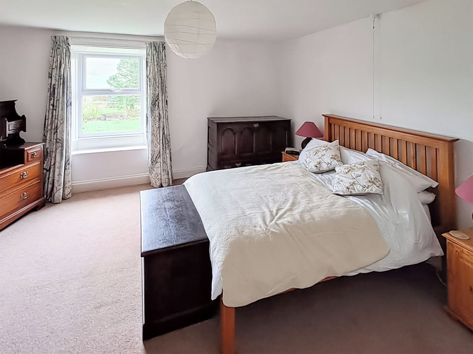 Spacious master-bedroom | Lilac Cottage, Sedbusk, near Hawes
