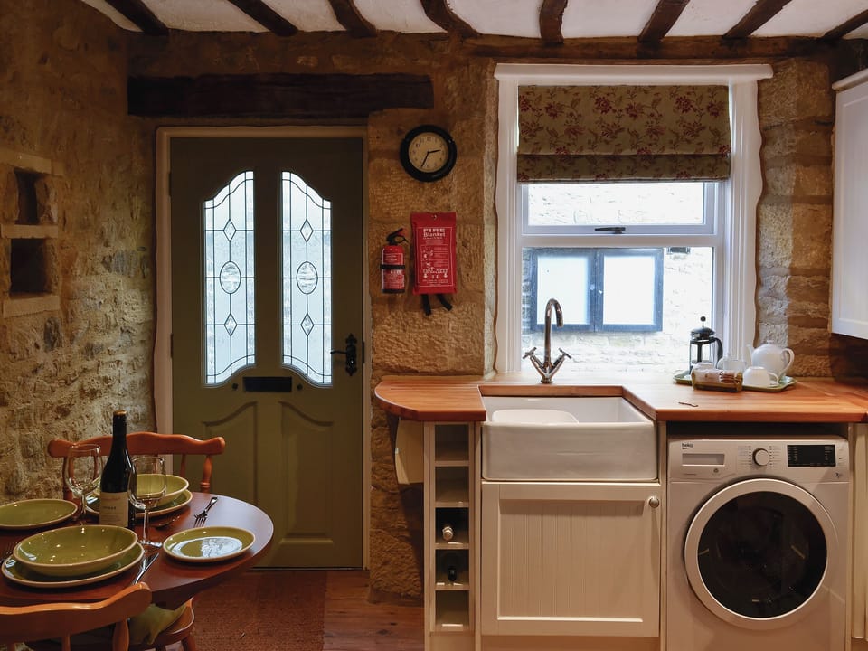 Kitchen and dining area | April Cottage - Spring Cottages, Settle