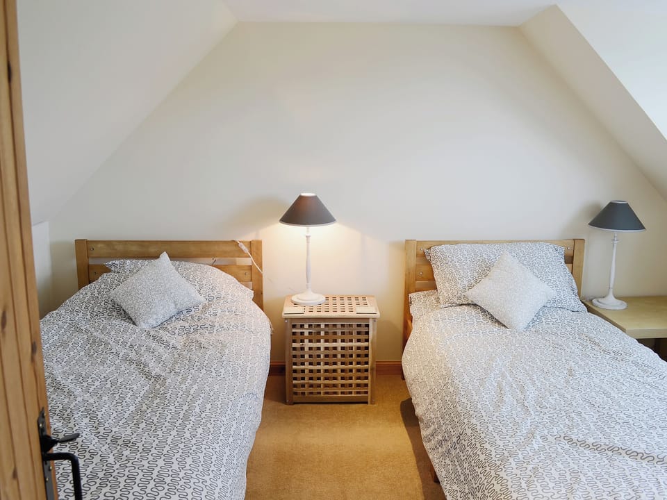 Twin bedroom | Cor an Easan, Melness
