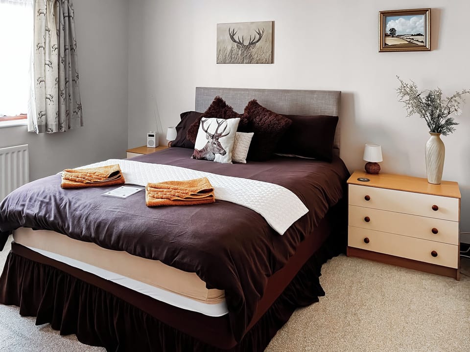 Double bedroom | Combe Cairn, Millom