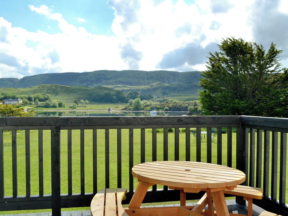 Sitting-out-area | Willowburn Cottages - Lunga, Clachan Seil, nr. Oban
