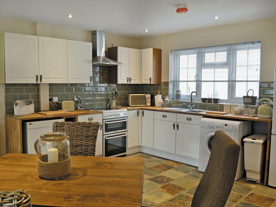 Spacious kitchen/dining area | Elm Tree Cottage at Cottage Farm - Cottage Farm, Foxholes, near Scarborough