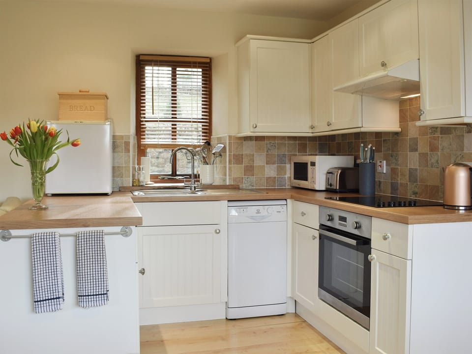 Twin bedroom | The Granary - Granary Cottages, Bleatarn, near Kirkby Stephen