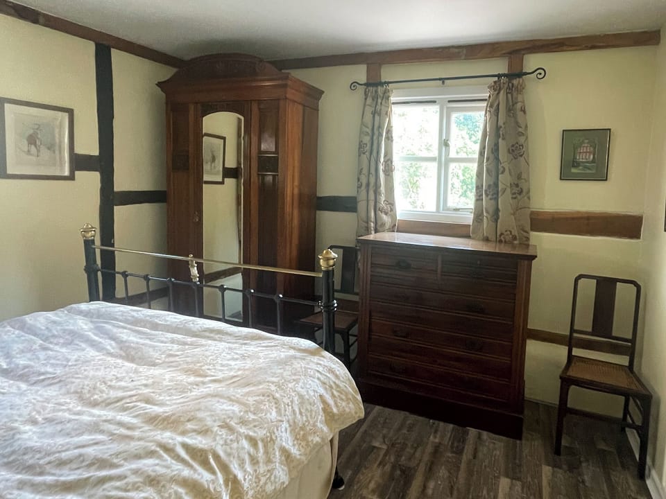 Double bedroom | Orchard Bank Cottage, Little London, near Gloucester