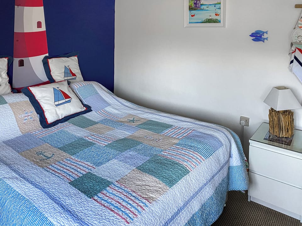 Twin bedroom | Galleons Reach, Yelland, nr. Bideford
