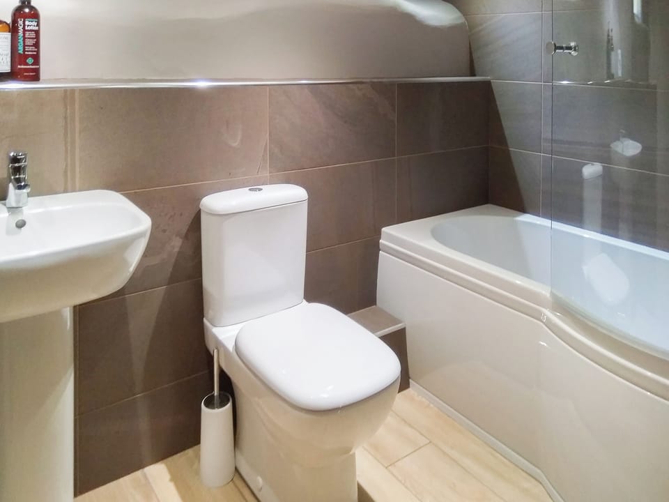 Well presented bathroom | The Last Barn, Valast Hill, near Stackpole