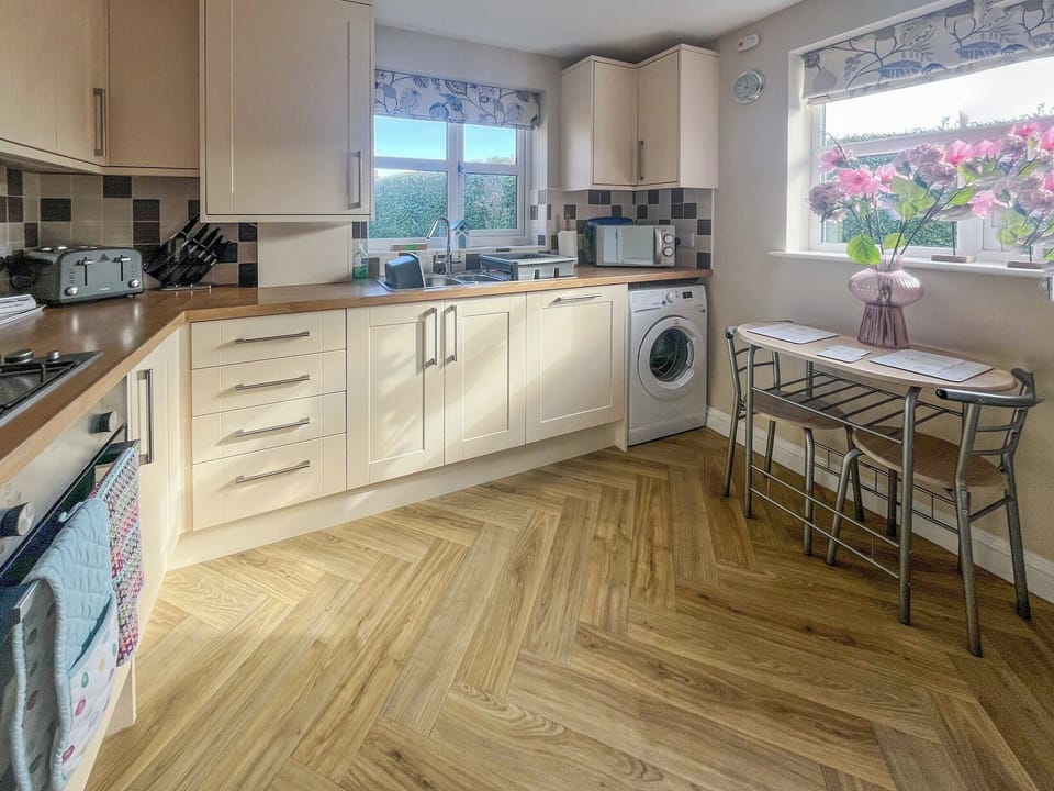 Kitchen | Crab Cottage - Coastal Cottages, Sutton-on-Sea, near Mablethorpe