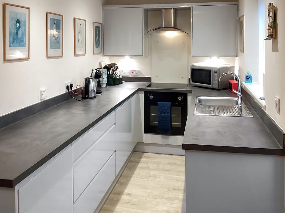Well equipped kitchen | Daisy Cottage, Seahouses