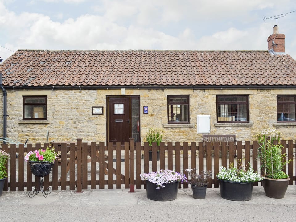 Lovely single storey holiday home | Cow Pasture Cottage - Studley House Farm Cottages, Ebberston, near Scarborough