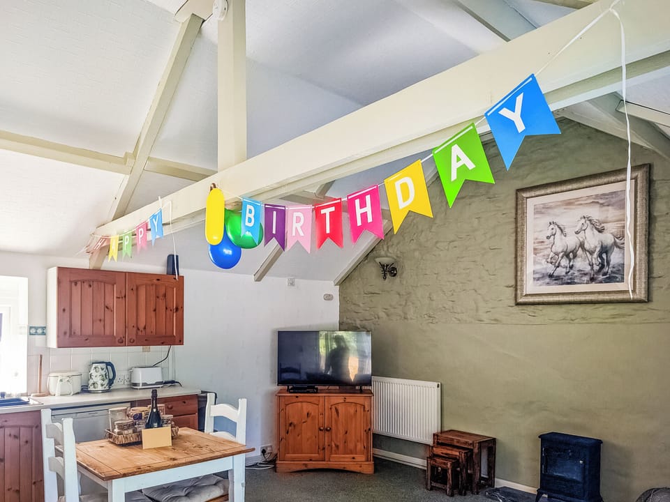 Double bedroom | Y Beudy - Mwdlwscwm Farm, Llannon, Llanelli