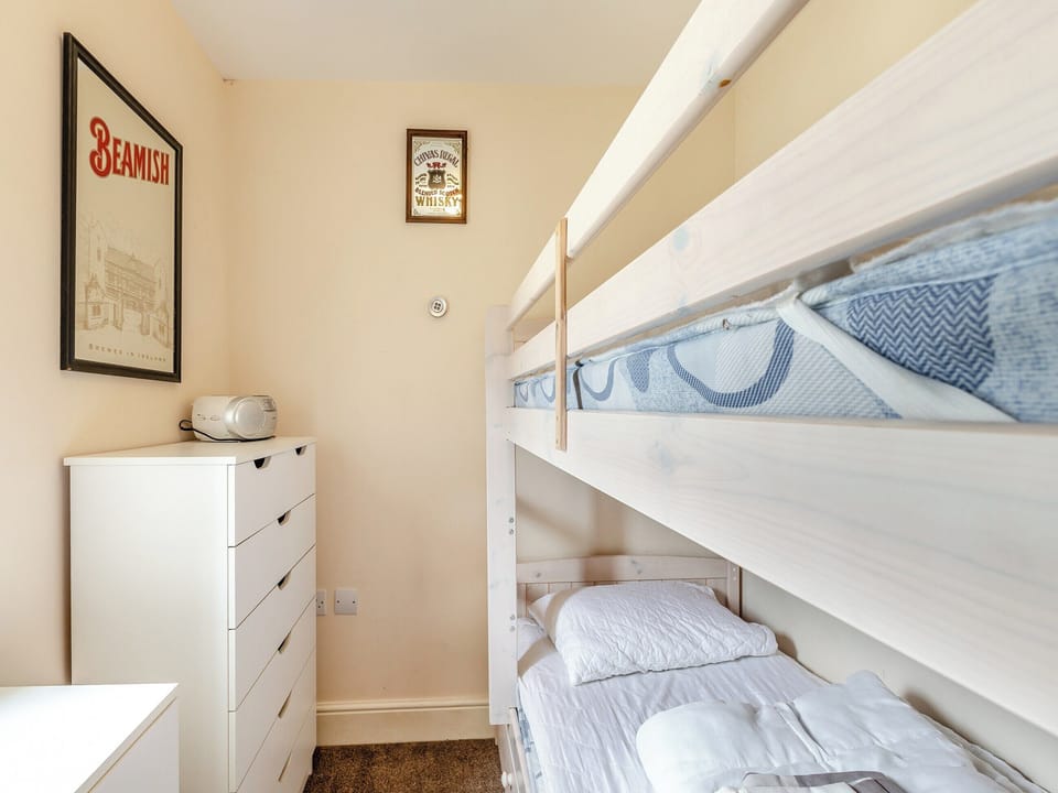 Bunk bedroom | Birch Cottage, Watchet
