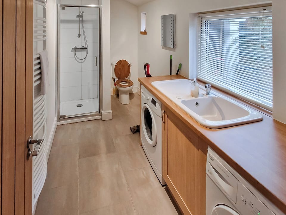 Bathroom | Caerlaverock CottagesBankswood Cottage, Caerlaverock, near Dumfries