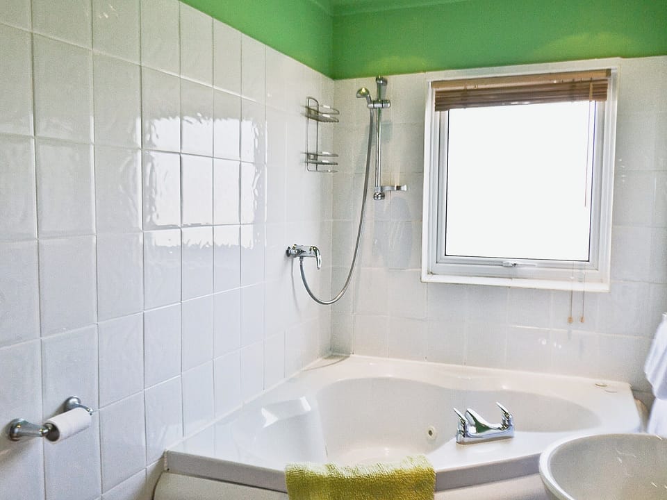 Bathroom | Grinills, Opinan, nr. Gairloch