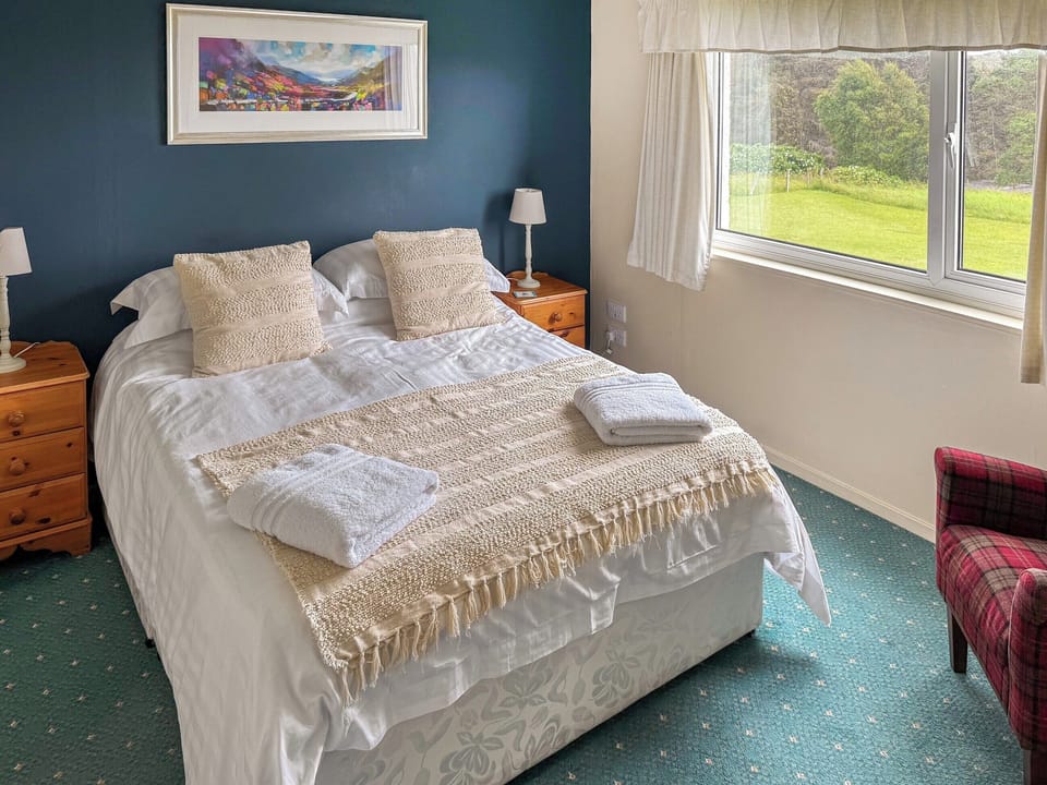 King size bedroom | Grinills, Opinan, near Gairloch