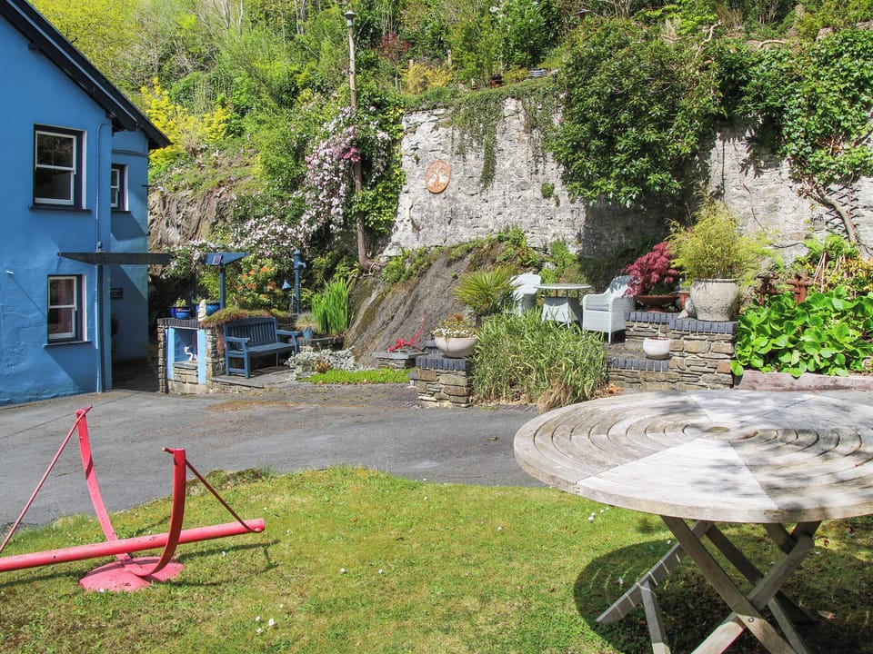 Garden and grounds | Tŷ Melindwr, Hen Goginan, near Aberystwyth