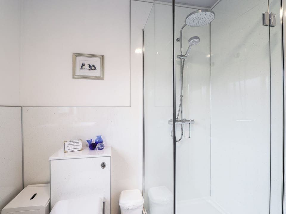 En-suite | Holly Cottage, Gorstan, near Garve