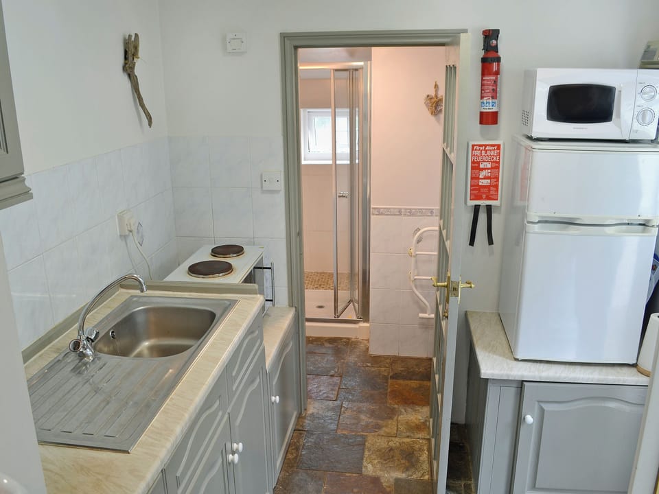 Well equipped kitchen | The Pocket Watch, Seatown