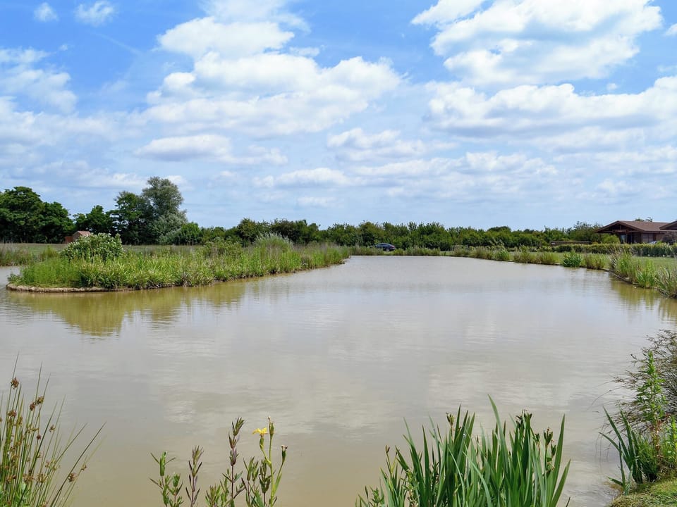 Twin bedroom | Faulkers Lakes - Willow Lodge, Burgh le Marsh, nr. Skegness