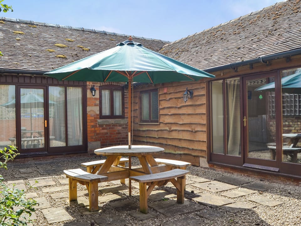 Sitting-out-area | Skimblescott Barn, Much Wenlock