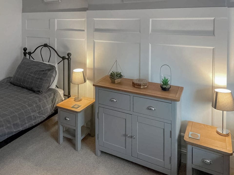 Twin bedroom | Gilmore House, Alston
