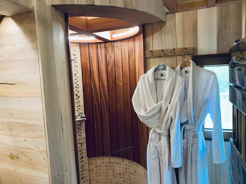 Bathroom shower