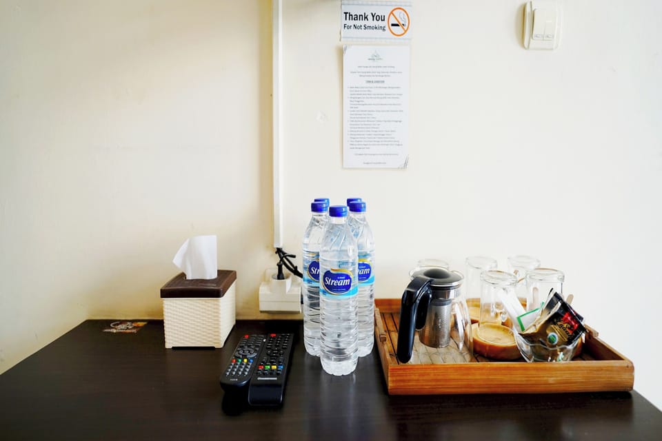 Family Room | Desk, wheelchair access