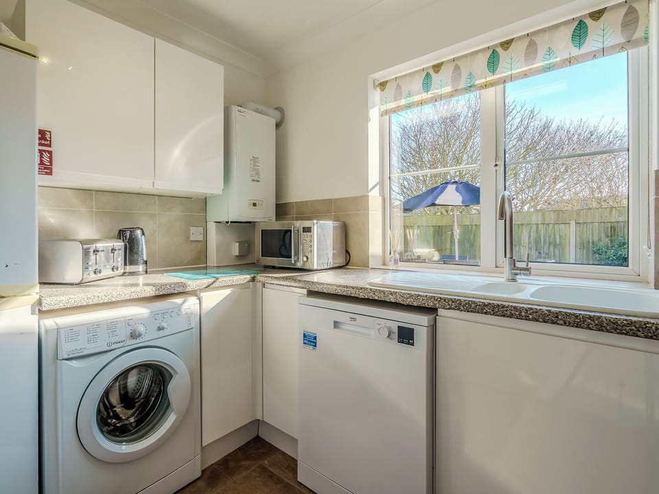 Kitchen | Stone&rsquo;s Throw, Bacton
