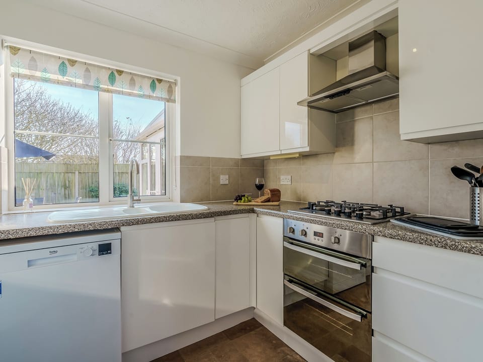 Kitchen | Stone&rsquo;s Throw, Bacton