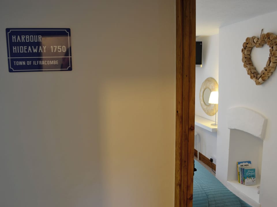 Hallway | Harbour Hideaway, Ilfracombe