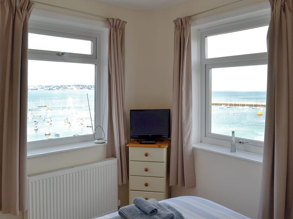 Wonderful sea views from the double bedroom | Cliff Cottage, Brixham