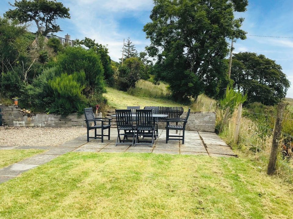 Sitting-out-area | Owl Cottage, Lothmore, Helmsdale
