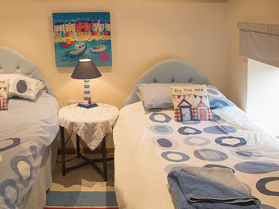 Comfortable twin bedroom | Old Corn Mill - Old Hall Farm Cottages, Walpole, near Halesworth