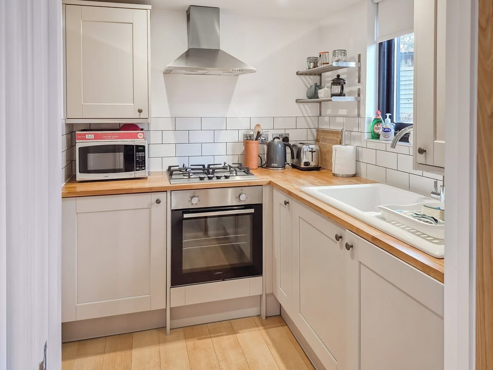Well equipped kitchen | Badgers Sett Brook, Brook, near Brighstone