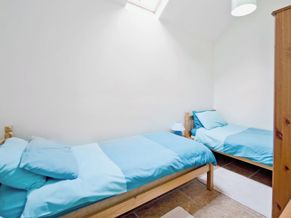 Twin bedroom | Filey Holiday Cottages - Rhodes Cottage, Filey
