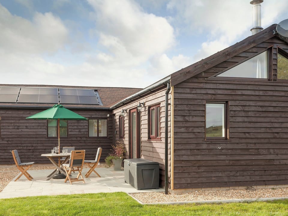 Delightful holiday home | Swallows&rsquo; Nest, Wool, near Wareham